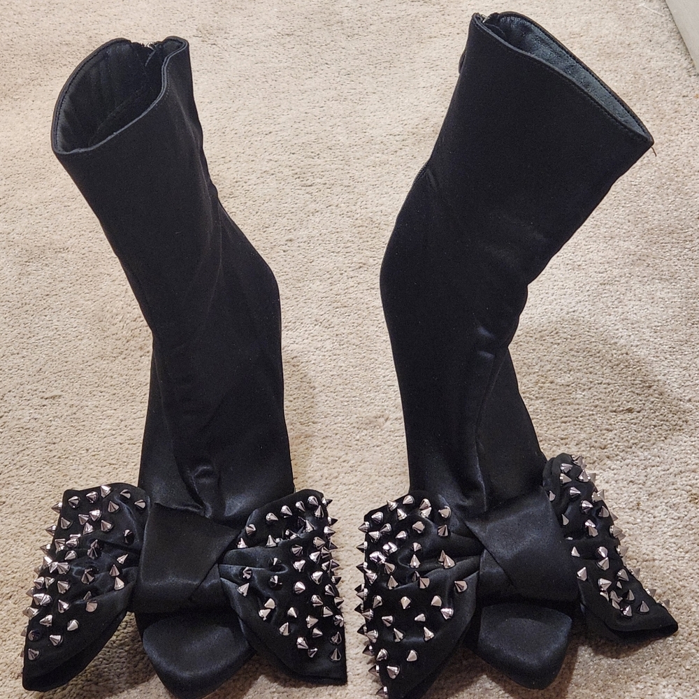 Pink Elephant Booties With Silver Studs On Bows Size 41 Or 10.5